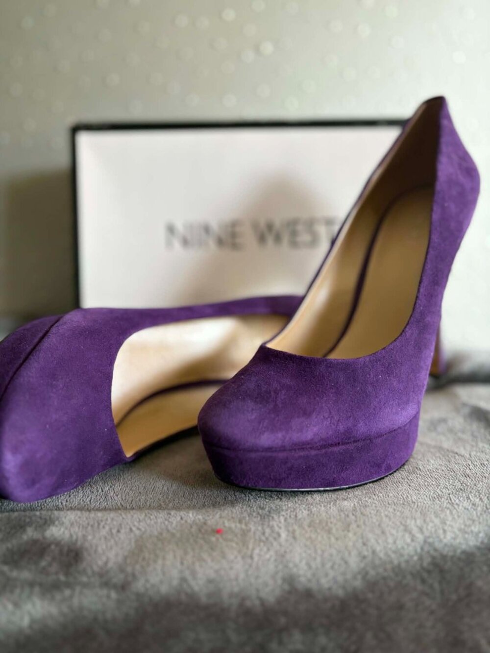 Shoes - Picture 3 of 4